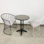 CBCF026 - Bộ bàn ghế cafe tròn gỗ tre và ghế vòm sắt có nệm