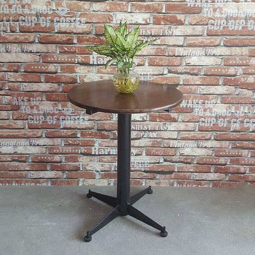 Bàn cafe gỗ cao su chân sắt hình tròn